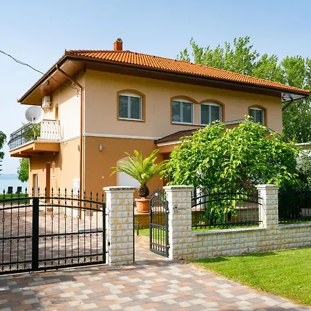 Lakefront 2 By Interhome Διαμέρισμα